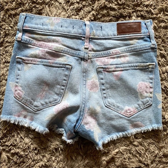 Hollister High Rise Short Short - Picture 3 of 5